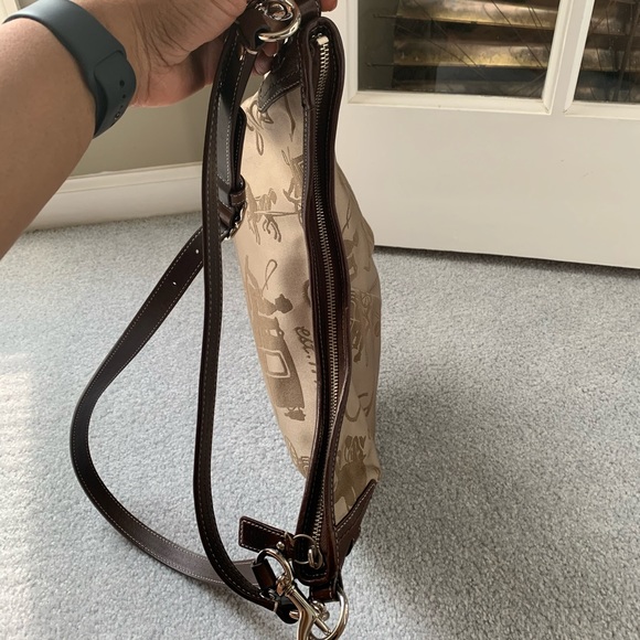 Coach Signature Cloth & Leather Purse - Picture 8 of 16